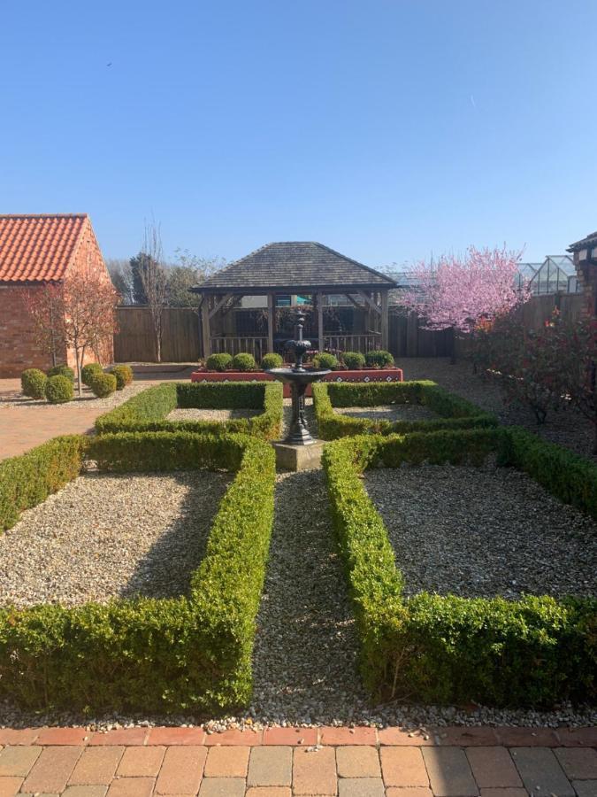 Meals Farm Holiday Cottages - The Stables North Somercotes Buitenkant foto