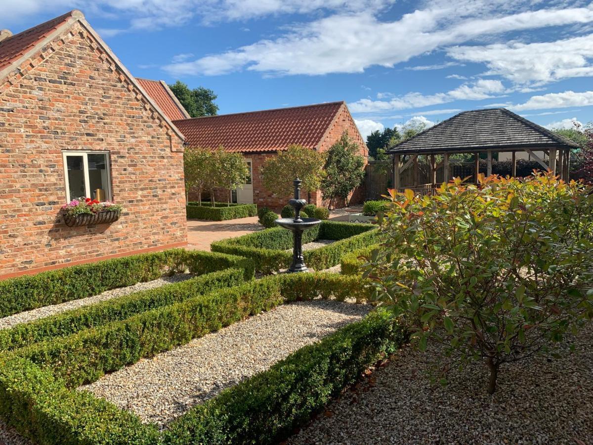 Meals Farm Holiday Cottages - The Stables North Somercotes Buitenkant foto